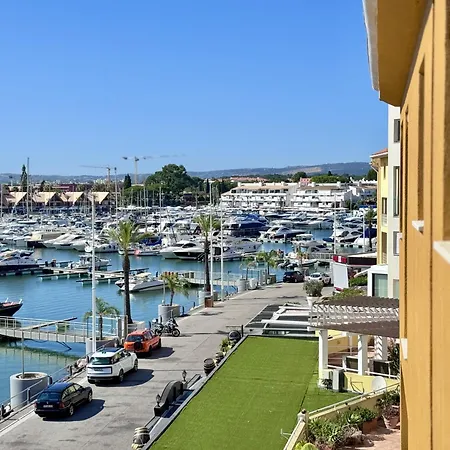 Marina View 3 By Homing Apartment